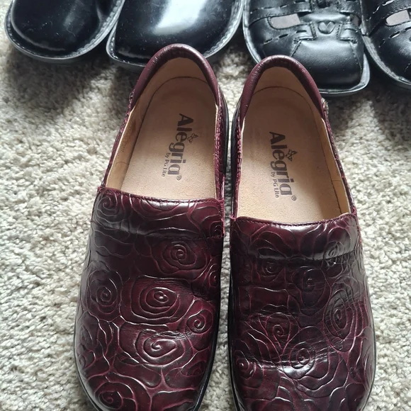 Alegria Black and Burgundy Shoe Trio Size 36 5.5-6 - Picture 3 of 9
